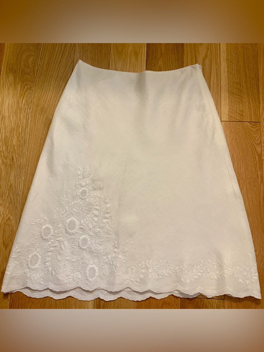 Ann Taylor Linen Embroided Lined White Size 0 Skirt